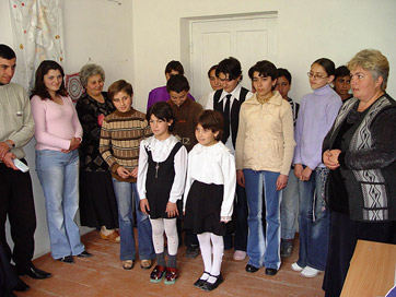 Schoolchildren in Nor-Getashen village