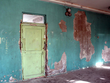 A classroom in a dilapidated condition a school in Gyumri, 1993