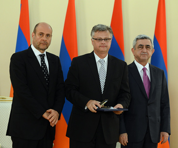 (L to R) Mr. Albert Boghossian, Dr. Arthur Grigorian, President Serzh Sargsyan